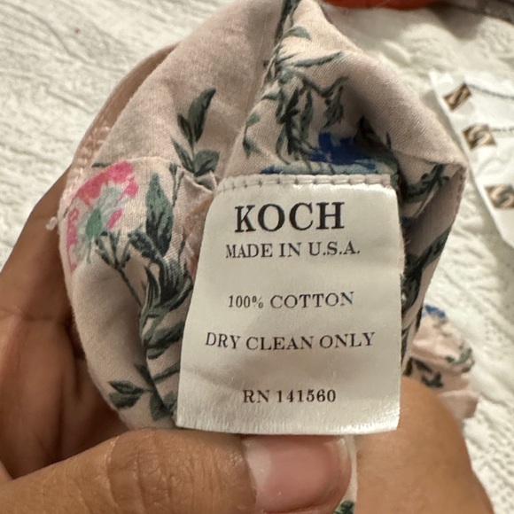 KOCH Blush flower Piper cropped top size small - puff sleeves. - Picture 9 of 9